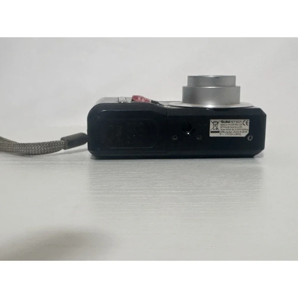 Rollei RCP-8325 compact digital camera 8.0 Megapixel